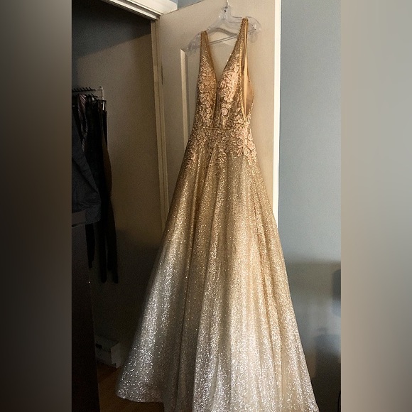 Prom dress - Picture 3 of 9